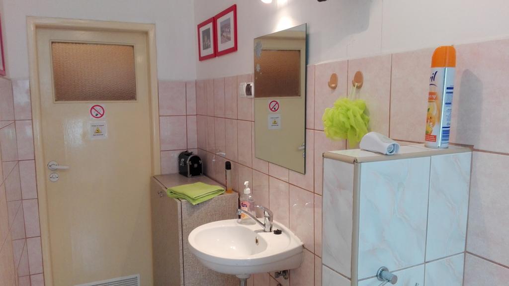 Hostel Aleje 28 Kraków Eksteriør billede